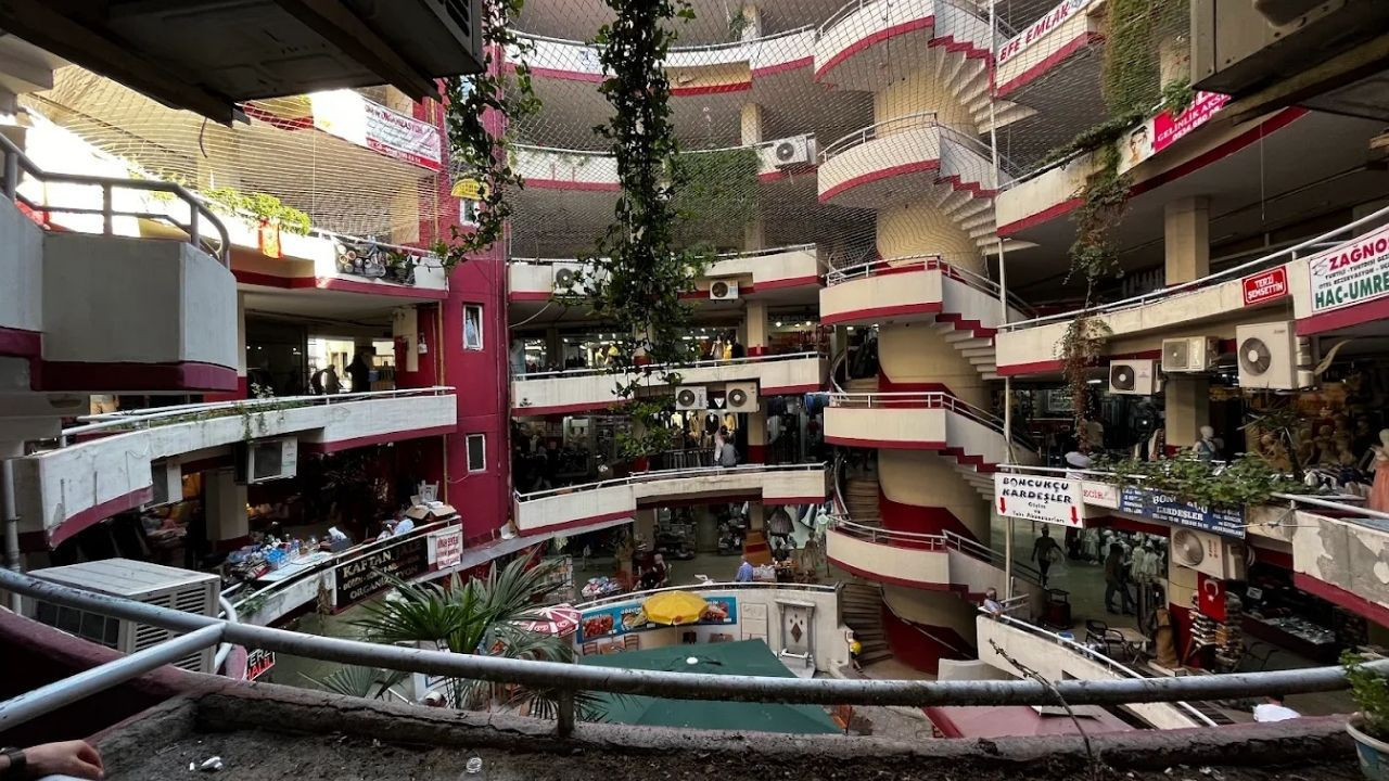 Balıkesir’in Hasan Baba Çarşısı: Tam 29 Terzi Ustası Aynı Çatı Altında