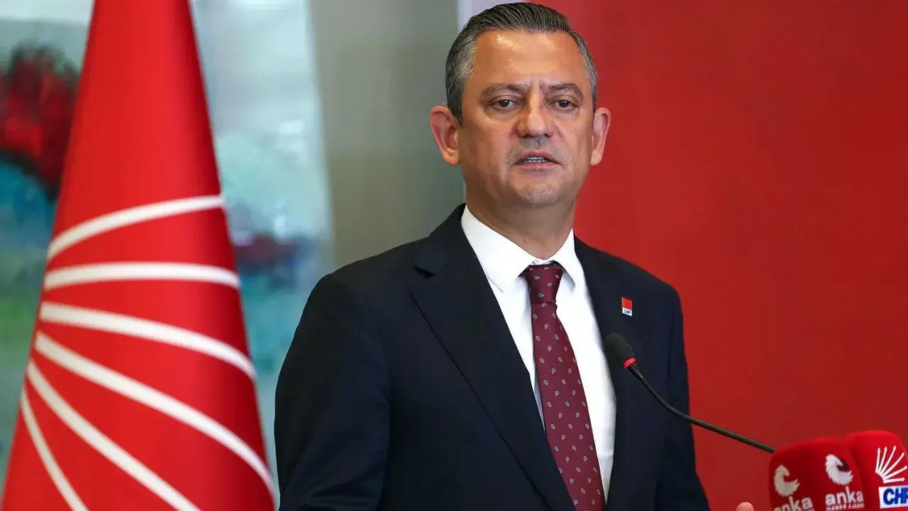 Özgür Özel saat 12.00'ye işaret etmişti: İBB borsa belgelerini paylaştı