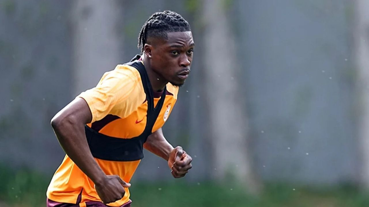 Galatasaray’da Sürpriz Ayrılık Sinyali!