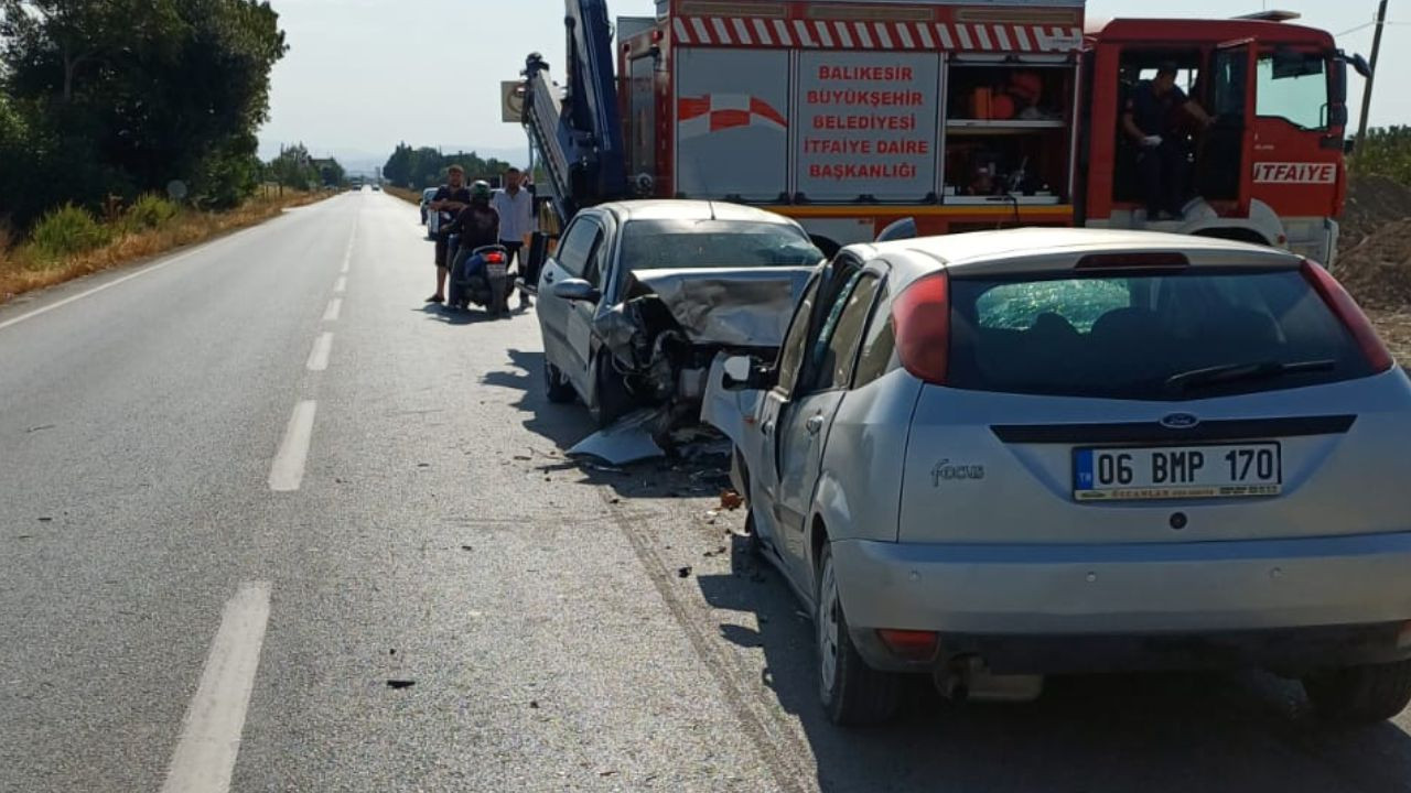Balıkesir Karamanköy Yolunda Feci Kaza: 1 Ölü, 1 Yaralı