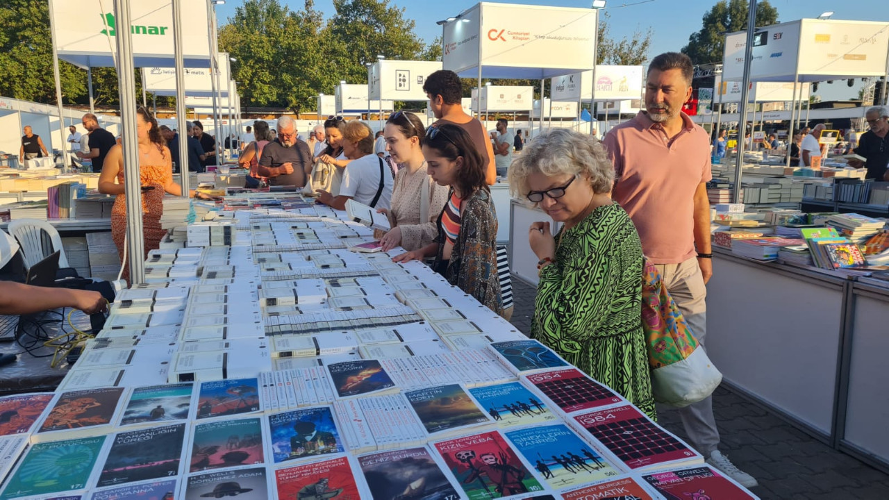Edremit Kitap Fuarı 7. Kez Kapılarını Açtı