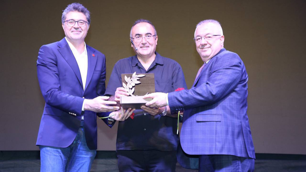 7. Edremit Kitap Fuarı "Ölmez Ağacın Gölgesinde Kitap" Temasıyla Açıldı