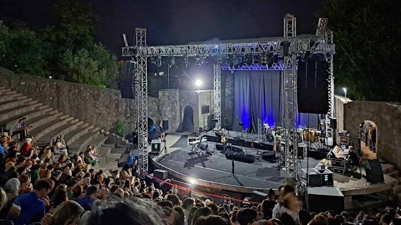 Altınoluk Amfi Tiyatro’ya Nasıl Gidilir?