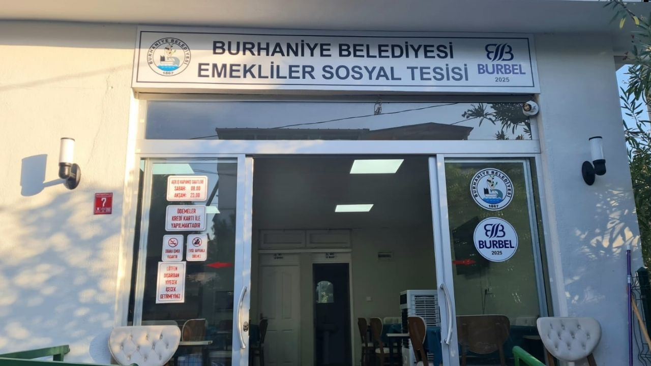 Burhaniye’de Emeklilere 7,5 TL’lik Çay Keyfi