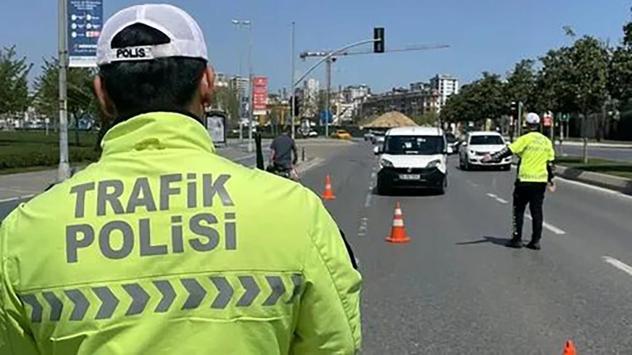 Trafikte yol kesene hapis cezası geliyor! Bakan Tunç açıkladı