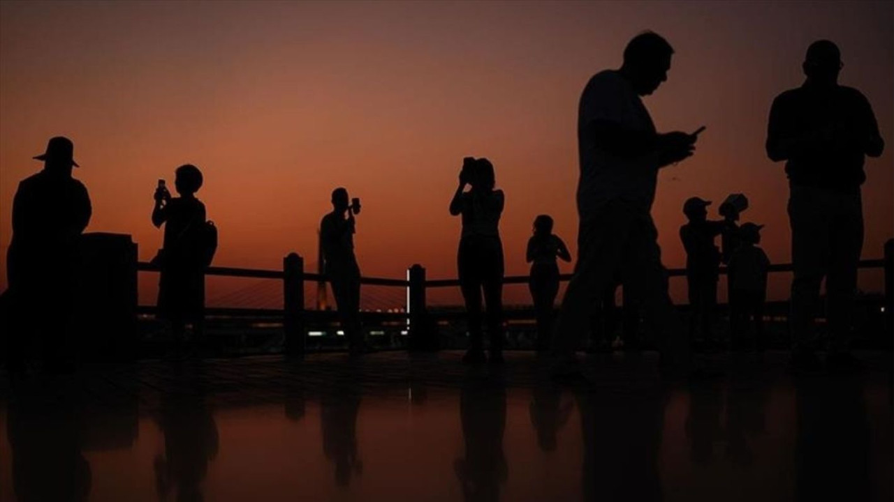 Türkiye'de Her 10 Kişiden 9’u İnternet Kullanıyor: İşte Zirvedeki Uygulamalar
