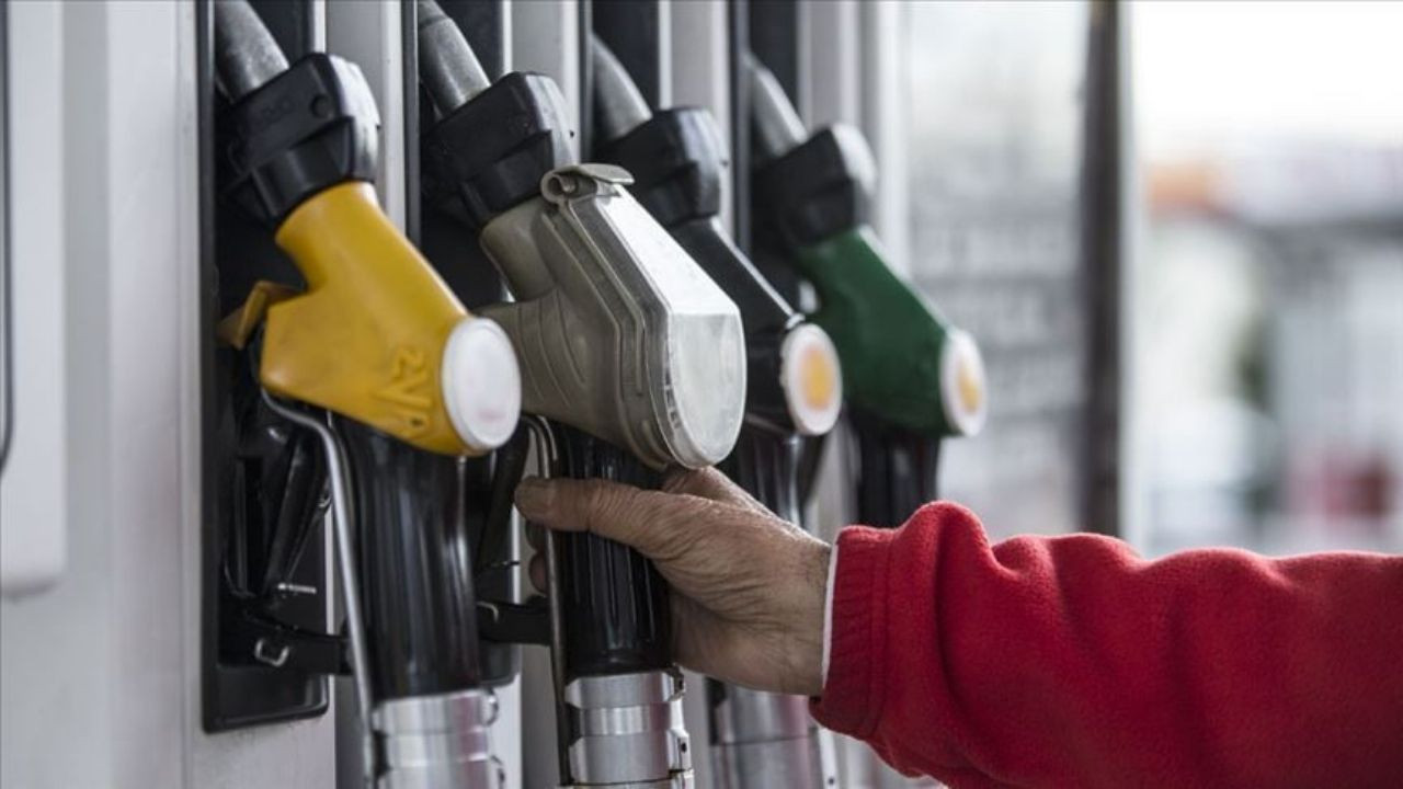 Benzine Gece Yarısı Zam Geldi