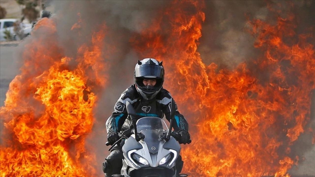 İran'da Kadınların Motosiklet Kullanması Yasak mı? Ne Zaman Kalkıyor!