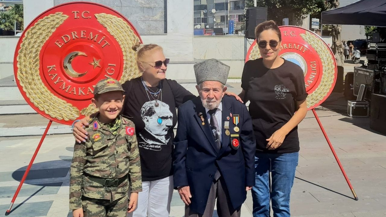 94 Yıllık Çınar, Milli Bayramlarda Dimdik Ayakta