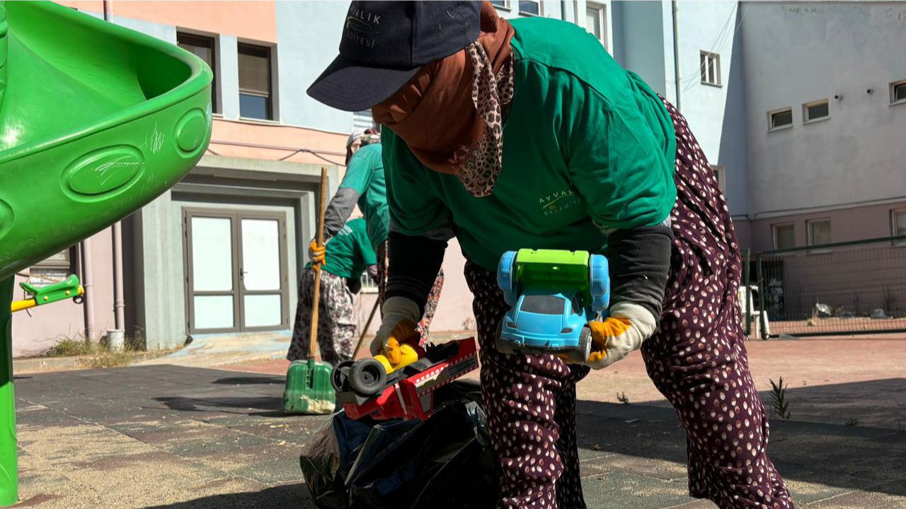 Ayvalık’ta Okullara Sürpriz Hazırlık!