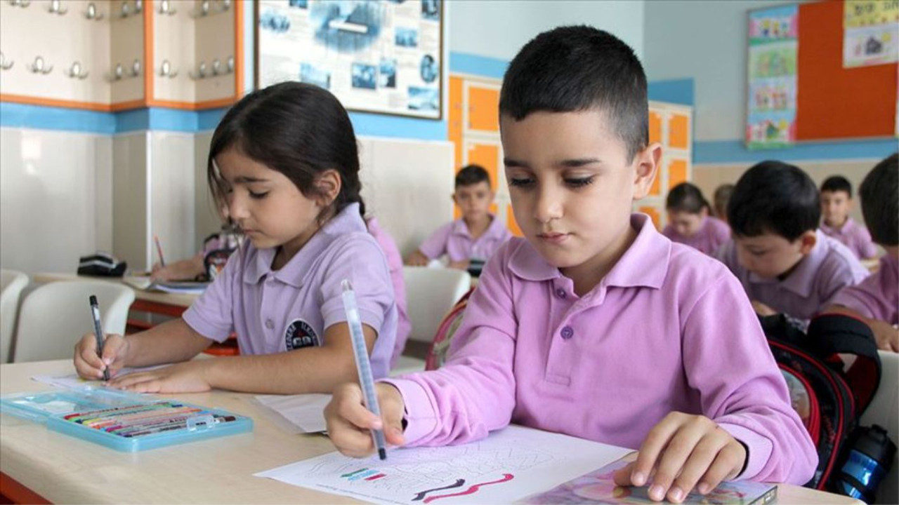 Tatil Bitti: Yeni Eğitim Öğretim Yılı Bugün Başladı! Öğrencileri Neler Bekliyor?