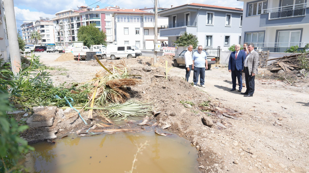 Burhaniye’de Pazarbaşı Caddesi Yenileniyor