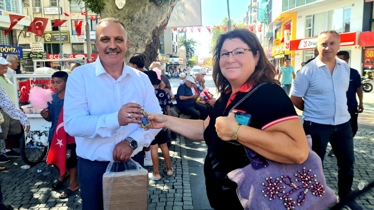 Edremit Esnaf Odası'ndan 103. Yıla Özel Anlamlı Jest