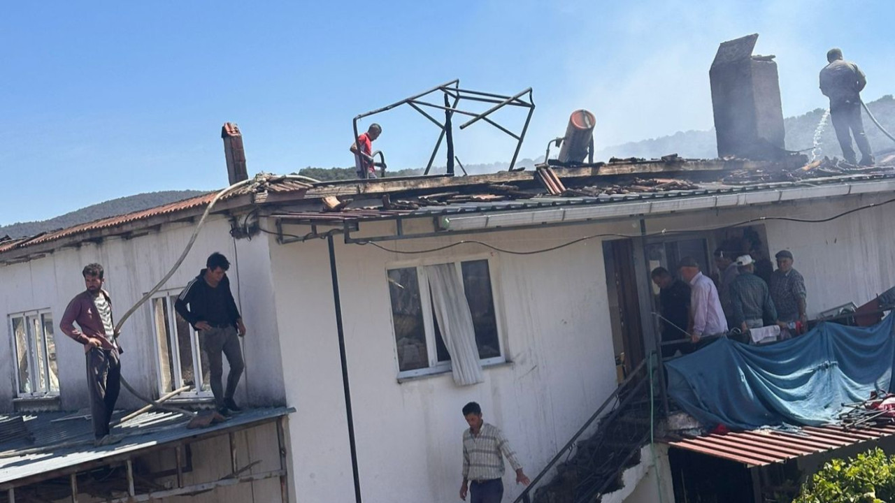 Sındırgı’da Evin 2. Katında Yangın Çıktı