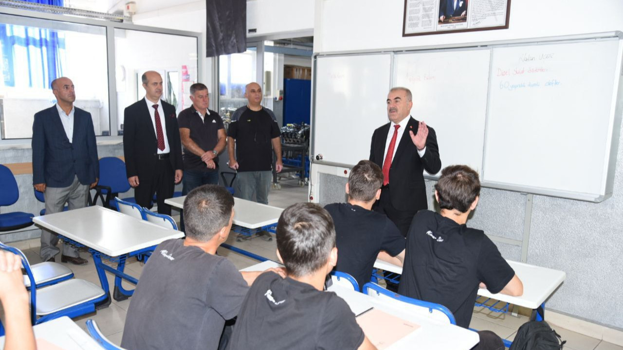 İl Millî Eğitim Müdüründen 3 Okula Sürpriz Ziyaret
