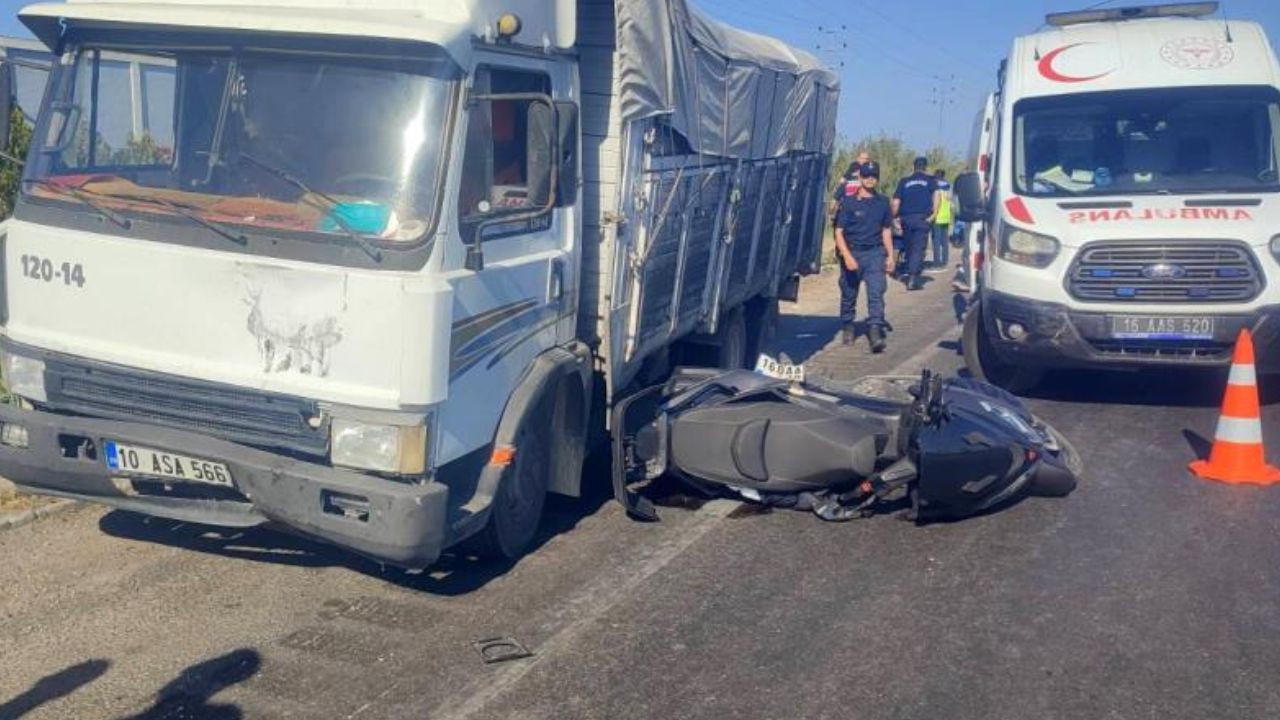 Kırmızı ışıkta feci kaza: 1 ölü, 1 yaralı