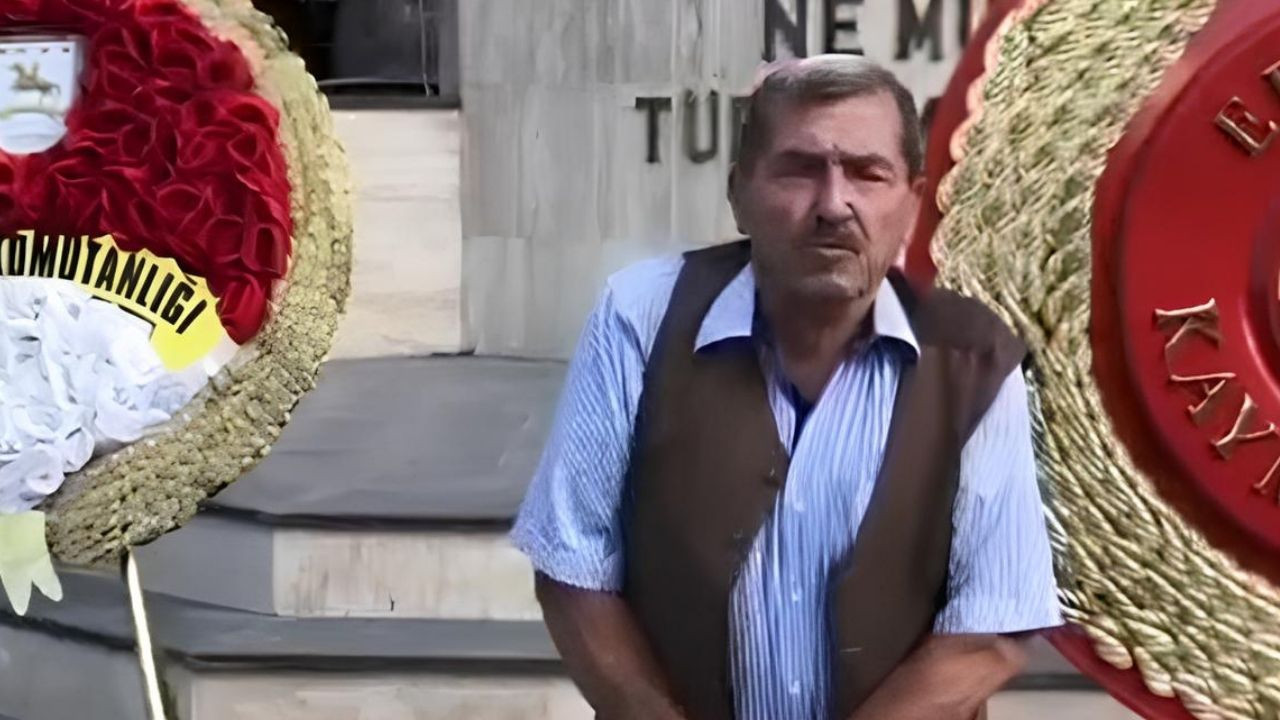 Bastonuyla Sessiz Sedasız Geldi, Alkışlarla Uğurlandı