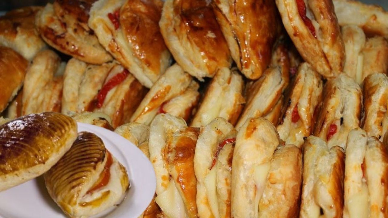 Balıkesir'de Sabah Aranan Lezzet: Karaköy Poğaçası