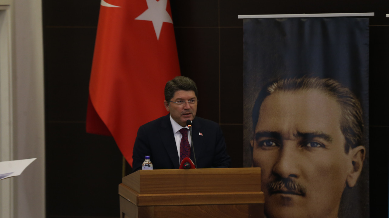 Adalet Bakanı Tunç, Çanakkale'de sivil toplum kuruluşlarının temsilcileriyle buluştu