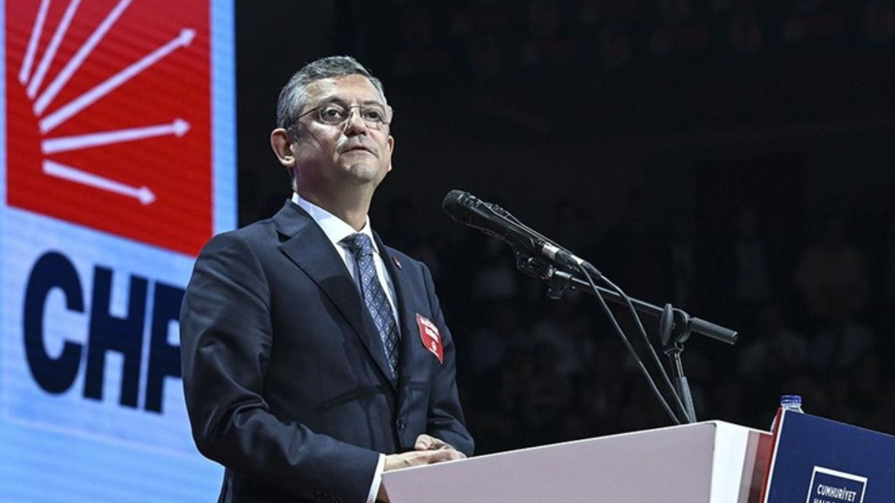 Özel’den AK Parti’ye Geçen Belediye Başkanlarına Sert Tepki