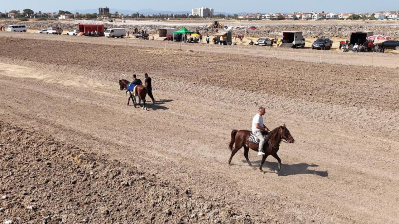Ayvalık’ta 1. Rahvan At Yarışları Düzenlendi