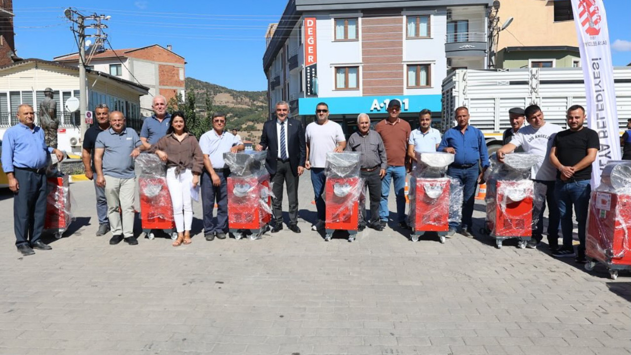 Balıkesir'de Salça Makinesi Dağıtım Töreni Gerçekleştirildi
