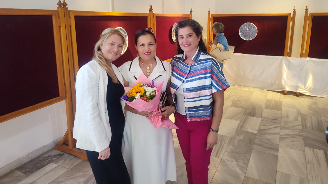 Balıkesir’de “Ateş Çiçekleri” Çini Sergisi Açıldı