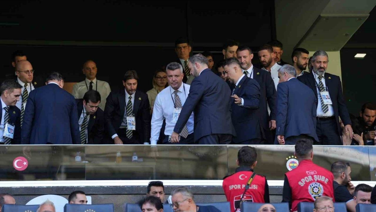 Fenerbahçe Kongresinde Gerginlik! Fenerbahçe'nin Güncel Borcu Açıklandı