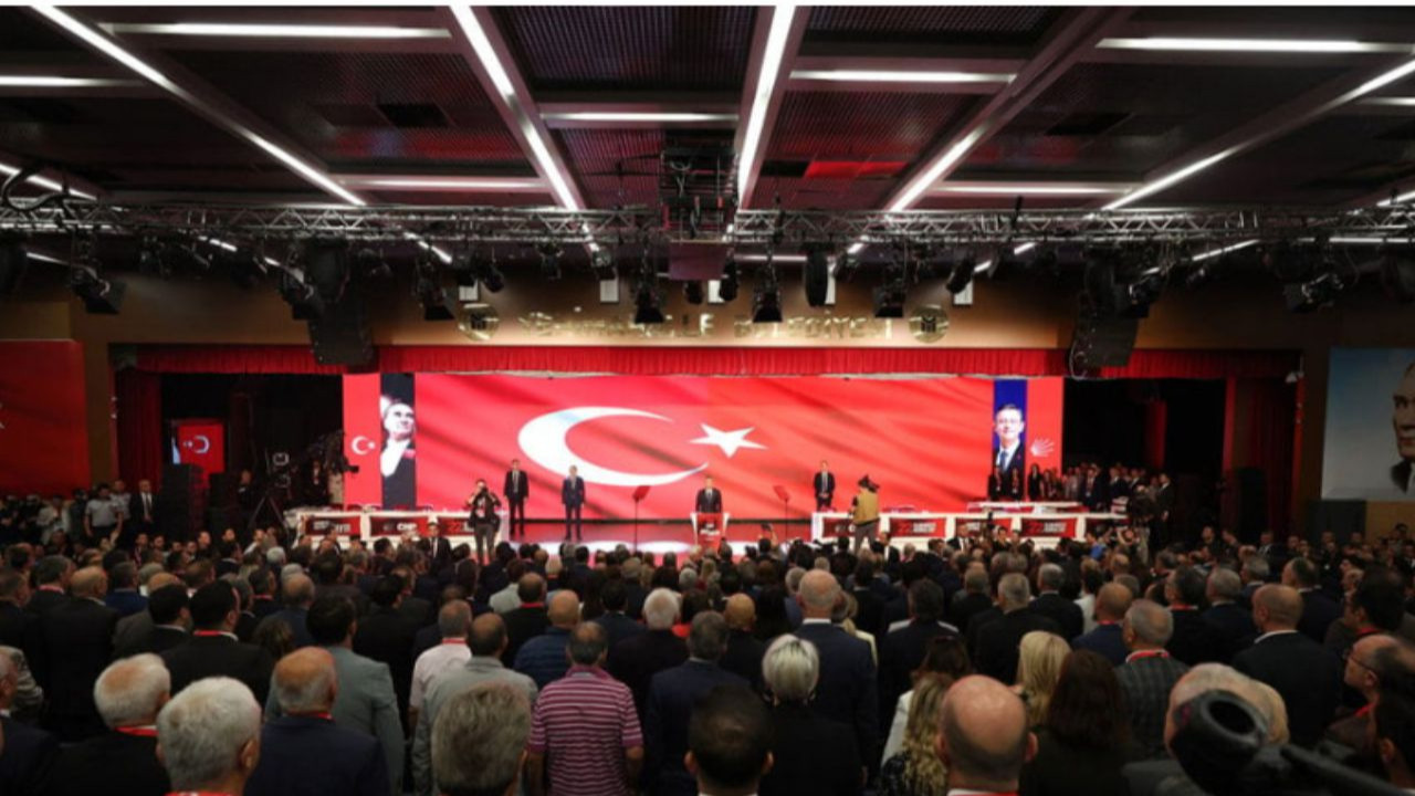 CHP’de Tarihi Kurultayda Oylama Başladı
