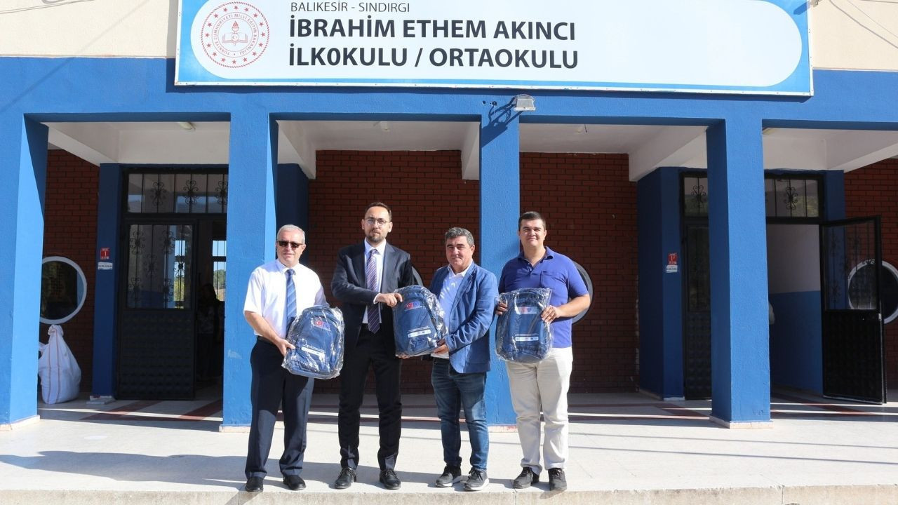 TKDK Balıkesir'den Sındırgı'da deprem mağduru öğrencilere destek