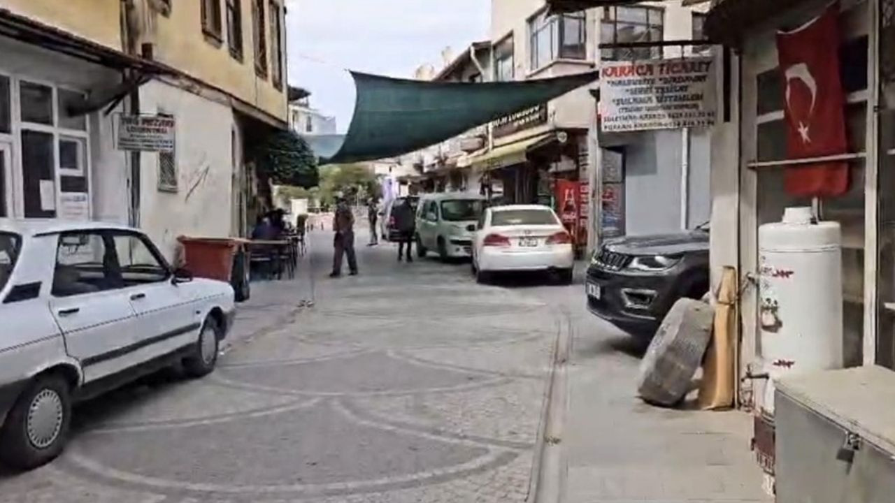 Komşu İlin Depremi Sındırgı’yı Ayağa Kaldırdı