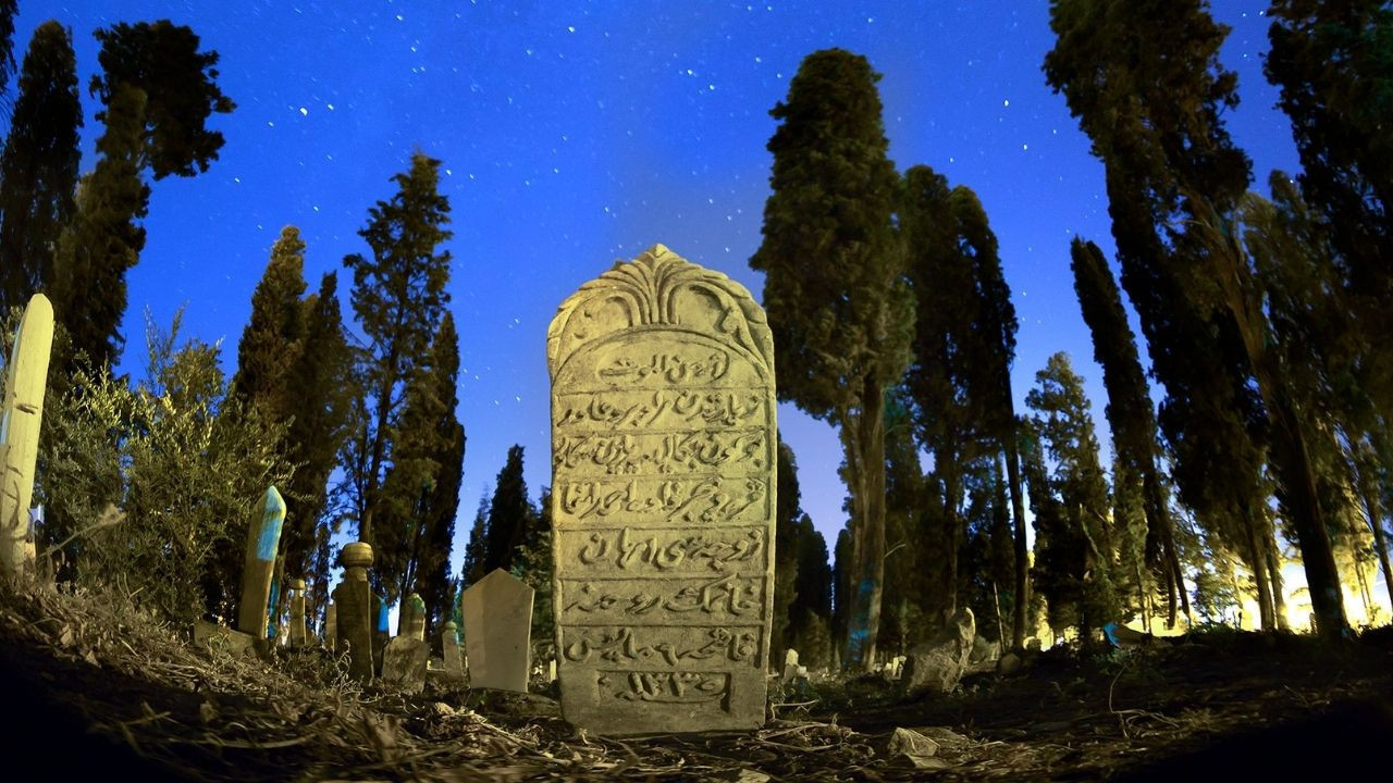 Tarihi Havran Mezarlığında 700 Evliya Yatıyor
