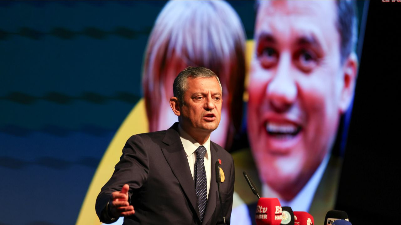 CHP Genel Başkanı Özel, Manisa'da Ferdi Zeyrek Vakfı'nı açtı: