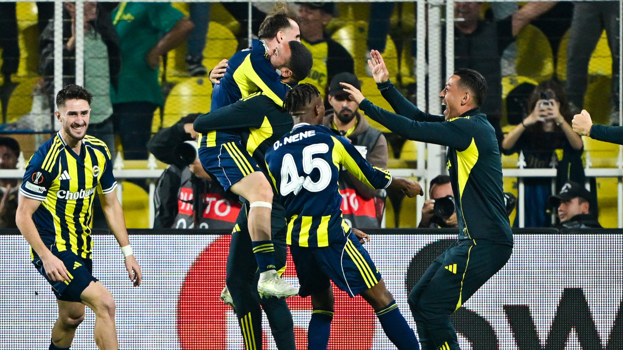 Fenerbahçe, UEFA Avrupa Ligi'nde ilk puanlarını aldı