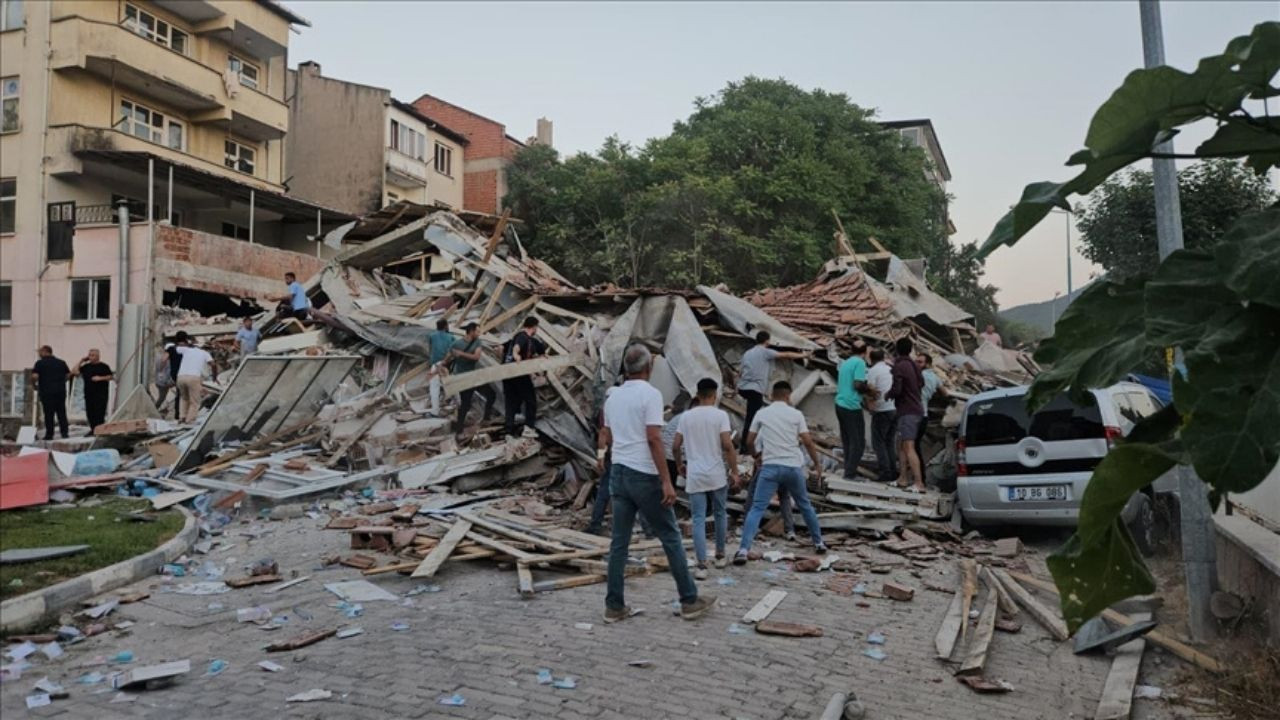 6.1 Büyüklüğündeki Depremde 1036 Bağımsız Bölüm Hasar Gördü
