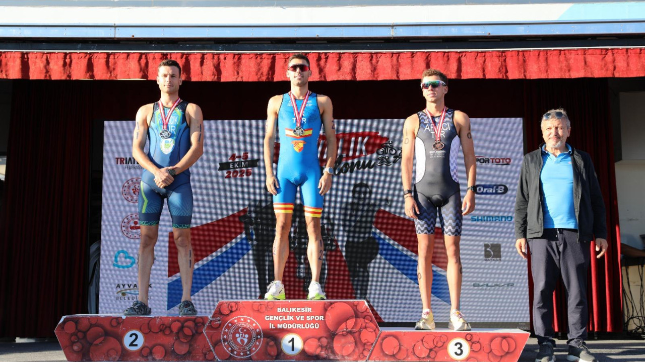 Ayvalık’ta triatlon rüzgarı esti