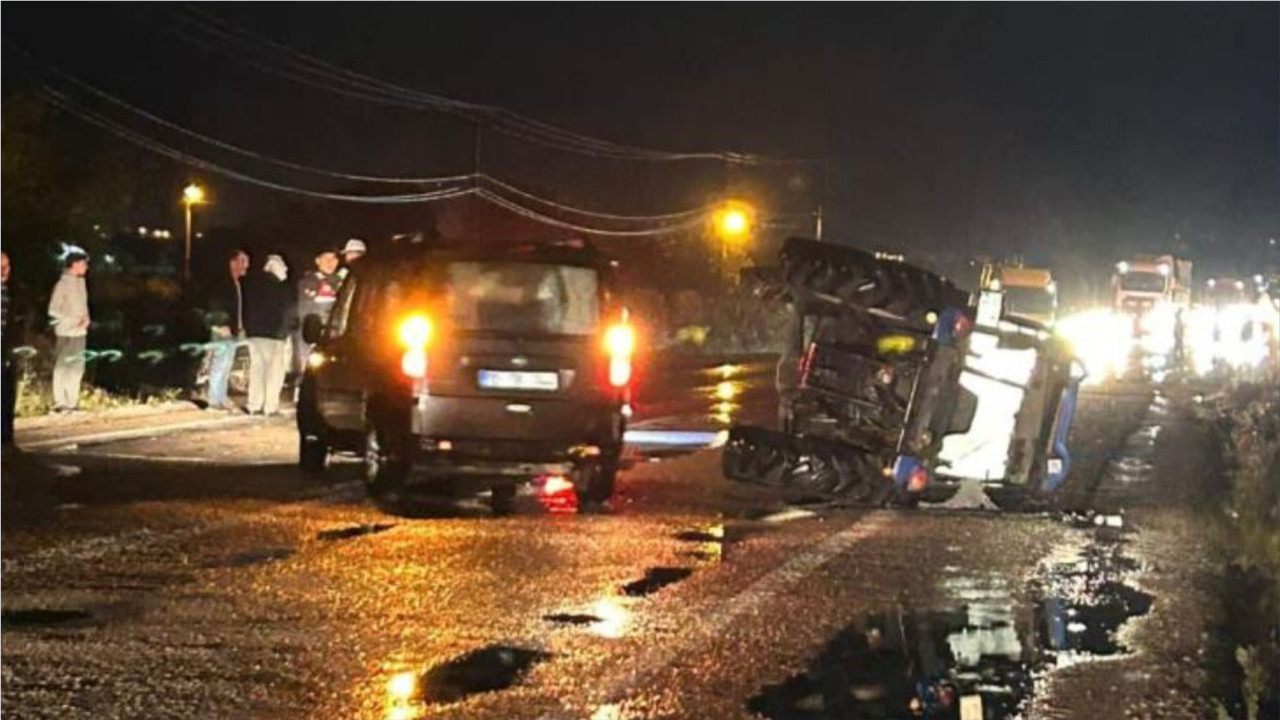 Gönen’de Otomobil Traktöre Arkadan Çarptı, 2 Yaralı