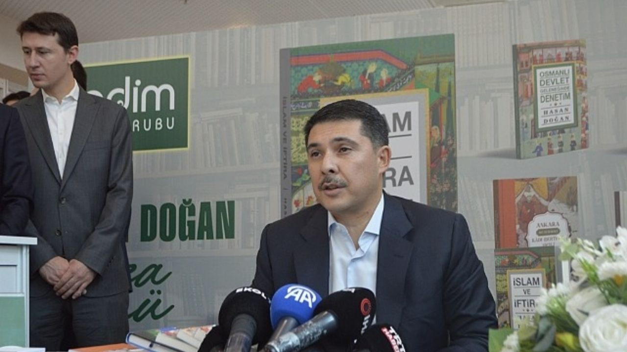 Prof. Dr. Hasan Doğan, Ankara Kitap Fuarı’nda Okurlarıyla Buluştu