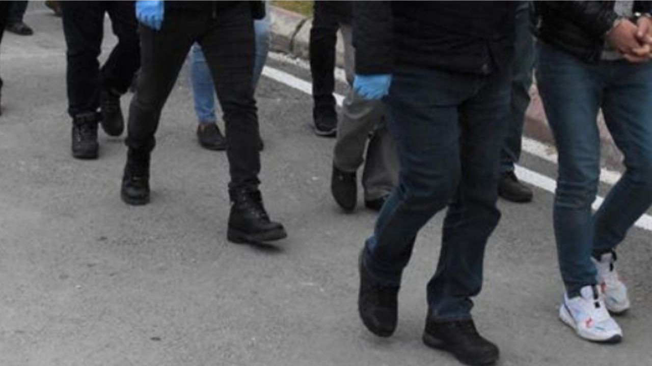 DEAŞ'a finansman sağladığı tespit edilen 17 zanlı yakalandı