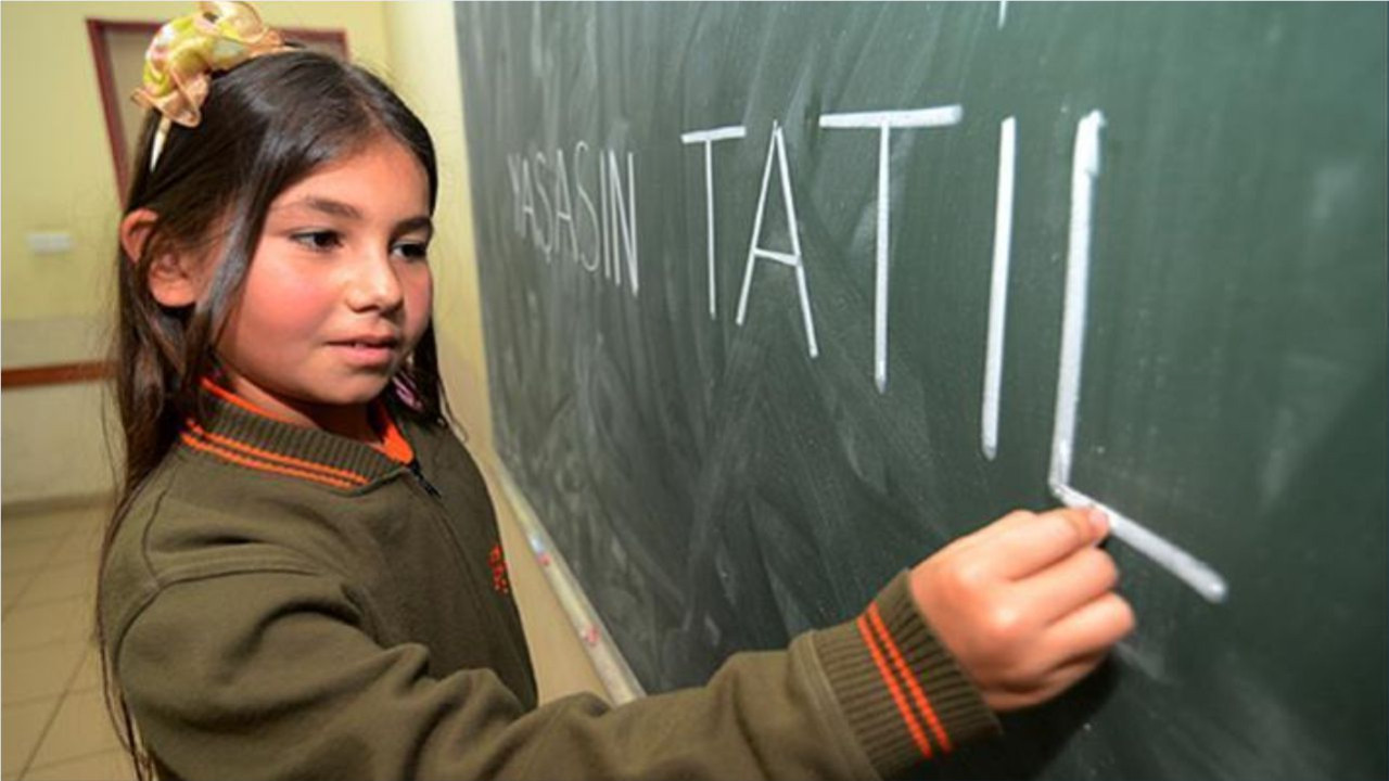Öğrenciler Dört Gözle Bekliyor! İşte Ara Tatil Takvimi