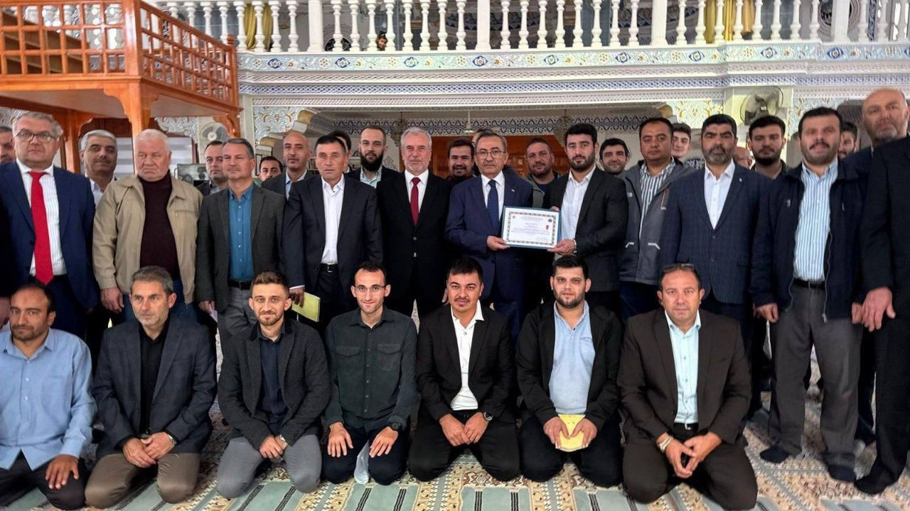 Ayet ve Hadis Ezberleme Türkiye Birincisi Balıkesir'de Ödüllendirildi