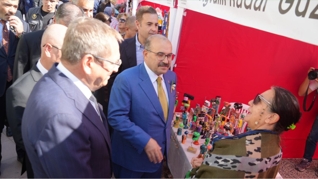 20. Ayvalık Uluslararası Zeytin Hasat ve Turizm Festivali Başladı