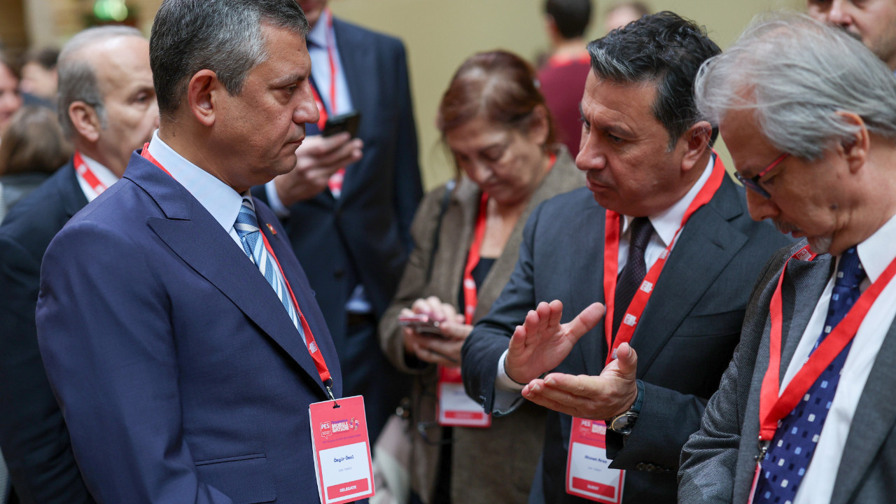 CHP Genel Başkanı Özel, Hollanda'da Avrupa Sosyalist Partisi Kongresi'ne katıldı