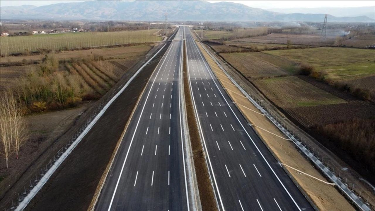 Balıkesir'de Kepsut Yolunda Çalışmalar Sürüyor