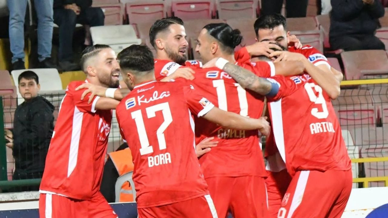 Balıkesirspor, İzmir Çoruhlu FK'ya Konuk Oluyor