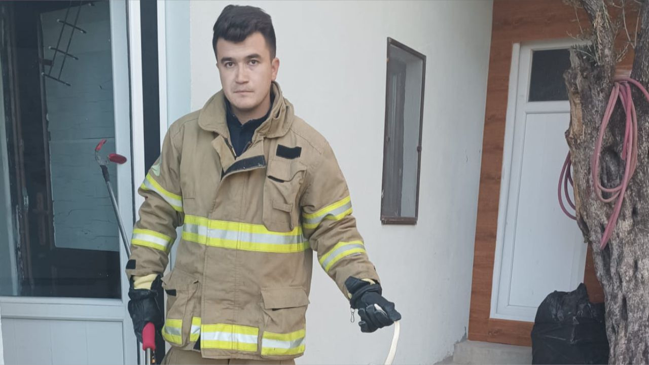 Havran’da Eve Giren Yılan İtfaiye Tarafından Yakalandı
