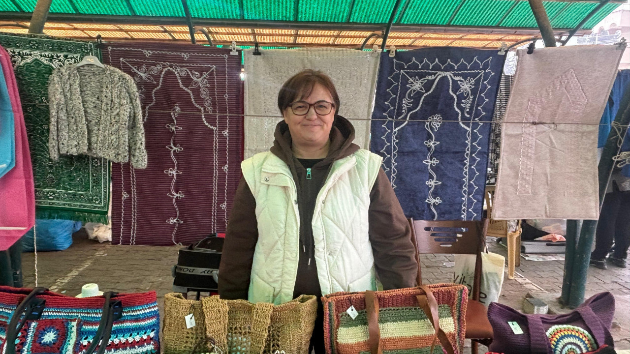 Balıkesirli Kadın Kağıt İple Tasarladı, Amerika’ya Gönderdi