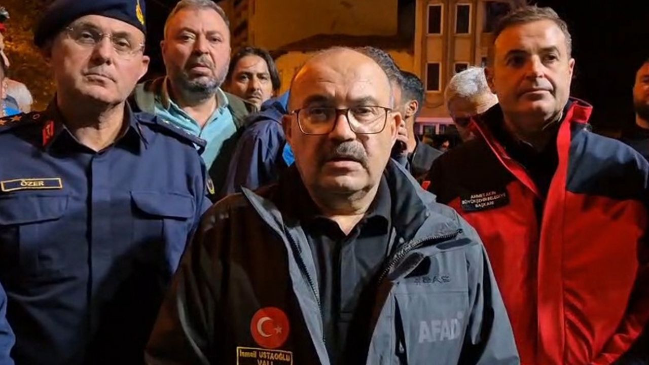 Balıkesir'de 4.9 Büyüklüğünde Deprem! Vali Ustaoğlu'ndan İlk Açıklama Geldi