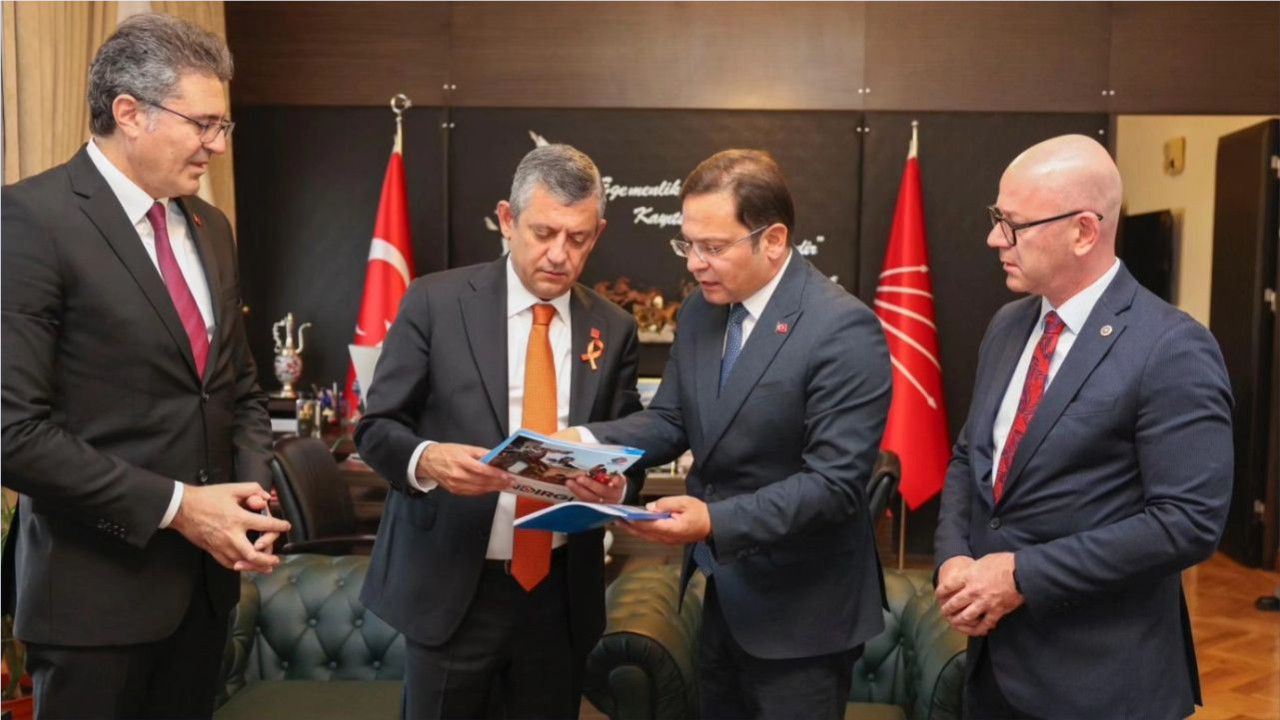 CHP Genel Başkanı Özgür Özel’e Sındırgı Deprem Raporu