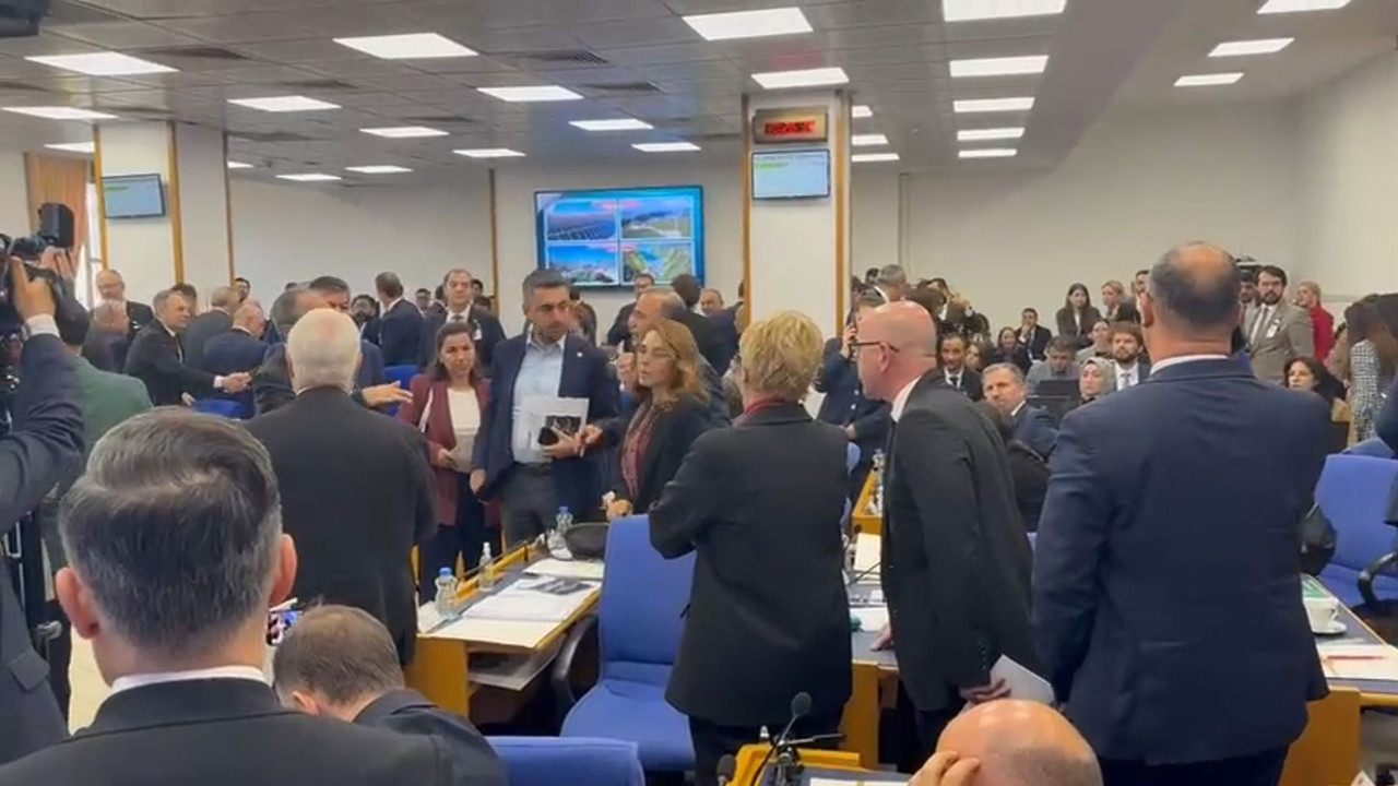 Enerji Bakanı Bayraktar'a Tepki: “Sen Elektrik Faturasını Ödeyemeyen Vatandaşların Halini Biliyor Musun?”